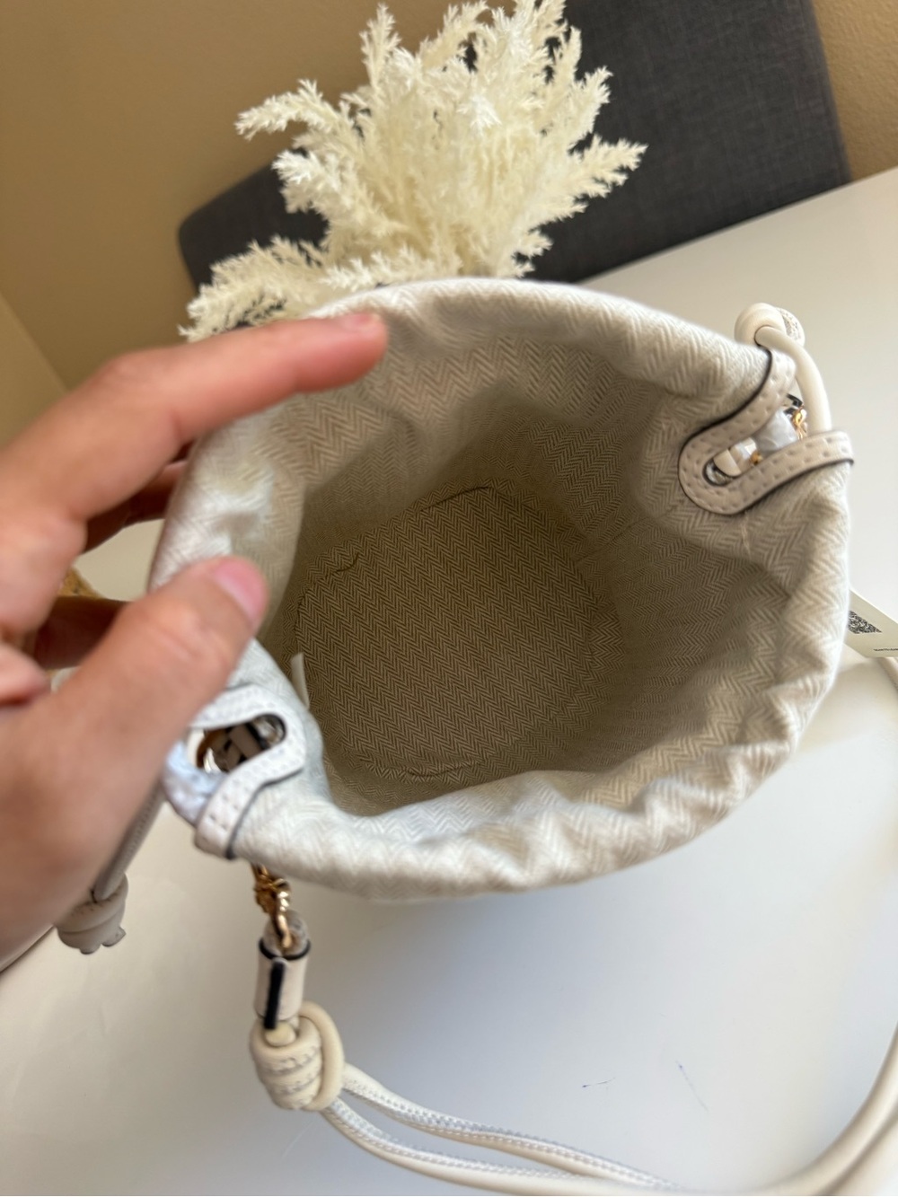 NWT tory burch woven bucket crossbody bag new ivory $450 - Picture 7 of 14
